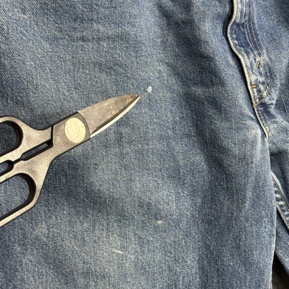 Vintage Levi's Men's 550 Relaxed Fit Jeans Mens W40 L32 Blue Denim Distressed - Picture 10 of 10